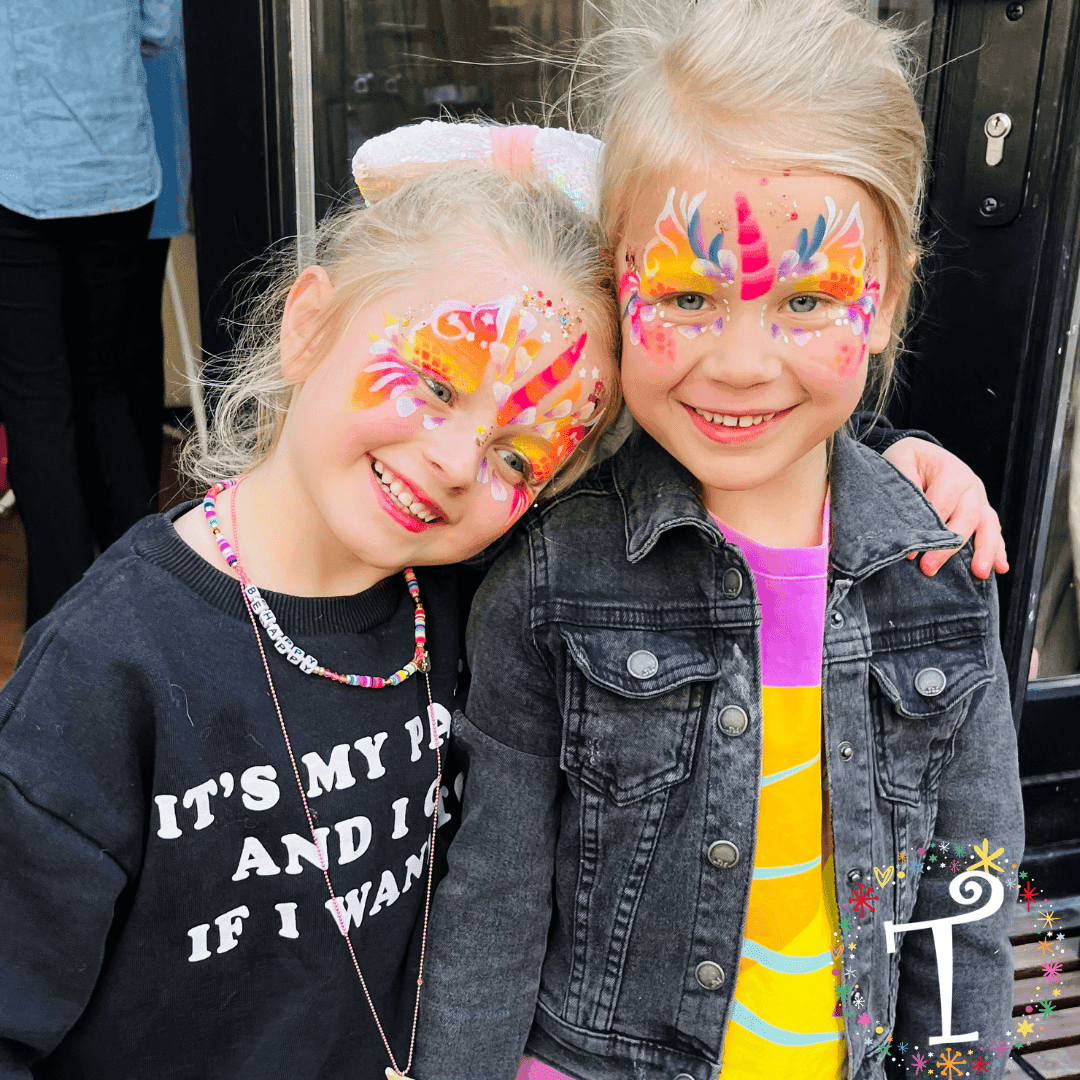 Schminker op kinderfeestje
