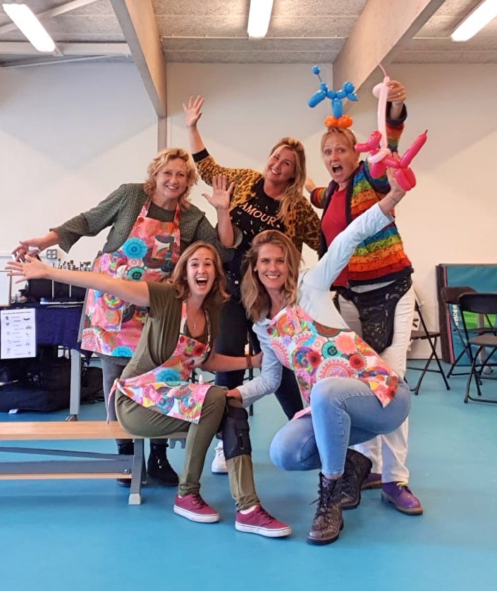 Happy Team De Toverkist aan het werk op een scholengemeenschap in Haarlem